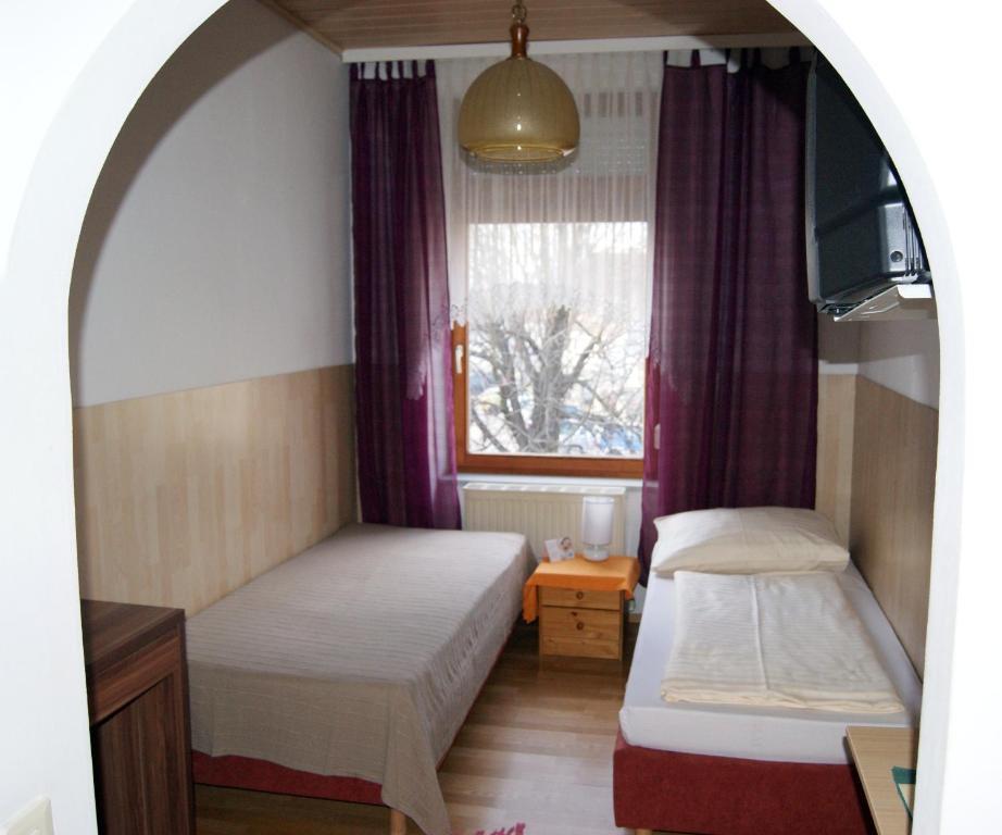 Landgasthof Zur Post Guest House Neufeld an der Leitha Стая снимка